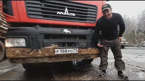 💥Весовоя. Попался с перегрузом на весах. С делянки тащат двойной тягой. Загнали в болото.