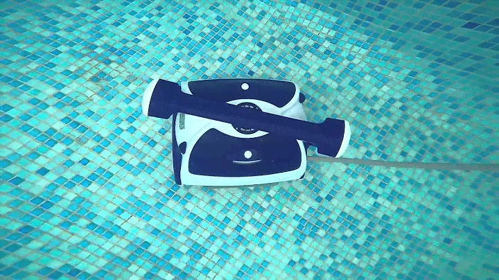 ROBOT ZA BASEIN KAYAK FUTURE GRE 2015